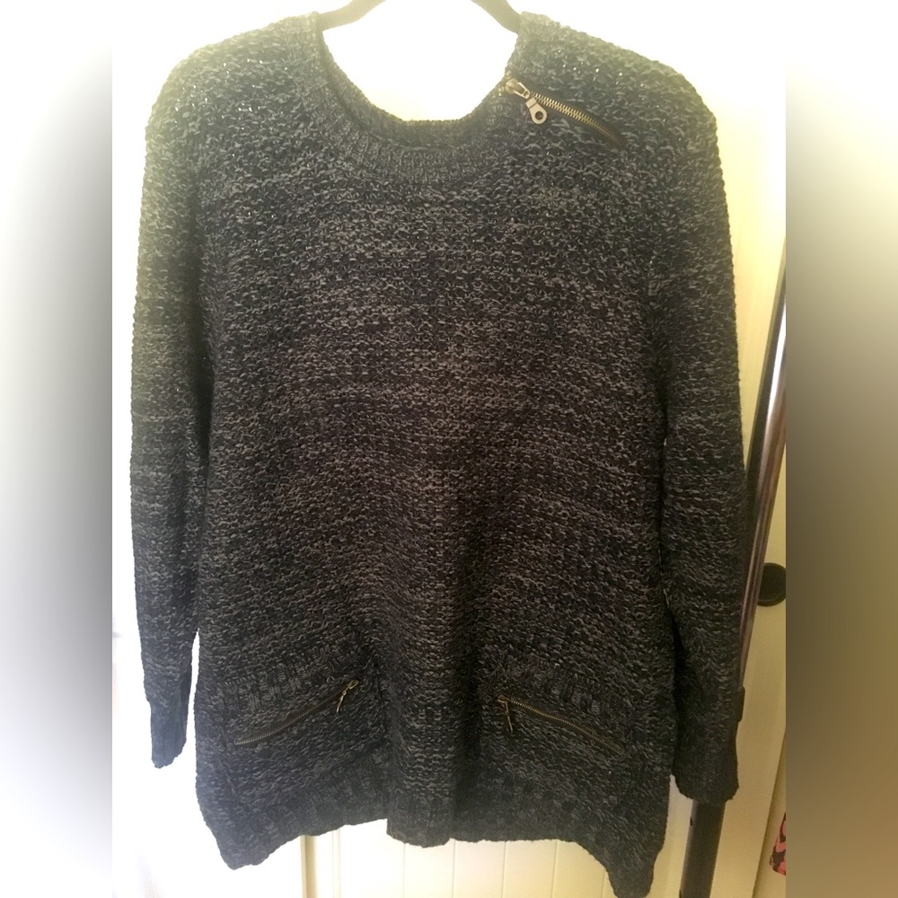 Woman Effeci Sweater w/zipper pockets Size 3 NWOT